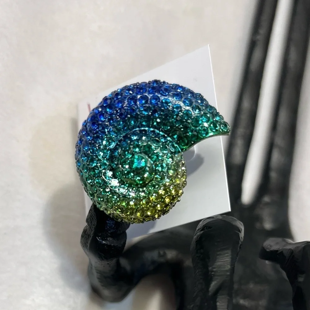 💙💚BETSEY JOHNSON MERMAID JEWELS SHELL Gold Tone Glass Crystals Stretch Ring💙💚NWT